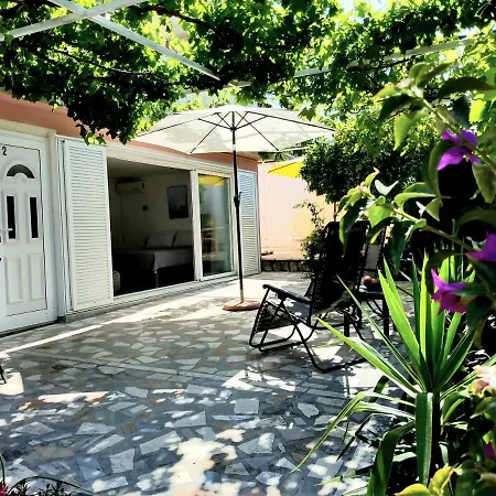 Appartement Grande Vista - Lovely With Private Spacious Lush Mediterranean Patio And Sea View Trogir