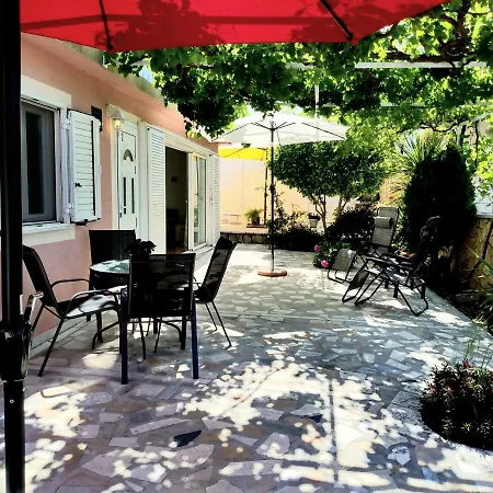 Apartment Grande Vista - Lovely With Spacious Lush Mediterranean Patio And Sea View *