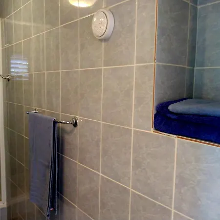 Grande Vista - Lovely With Spacious Lush Mediterranean Patio And Sea View