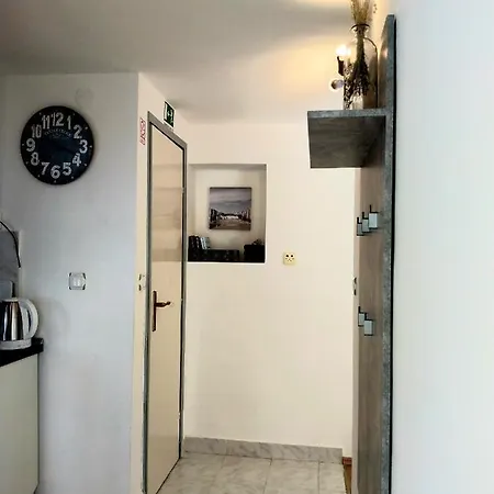 Grande Vista - Lovely With Spacious Lush Mediterranean Patio And Sea View *