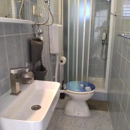 Grande Vista - Lovely With Private Spacious Lush Mediterranean Patio And Sea View Appartement