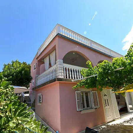 Grande Vista - Lovely With Spacious Lush Mediterranean Patio And Sea View *