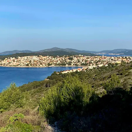 Grande Vista - Lovely With Spacious Lush Mediterranean Patio And Sea View *