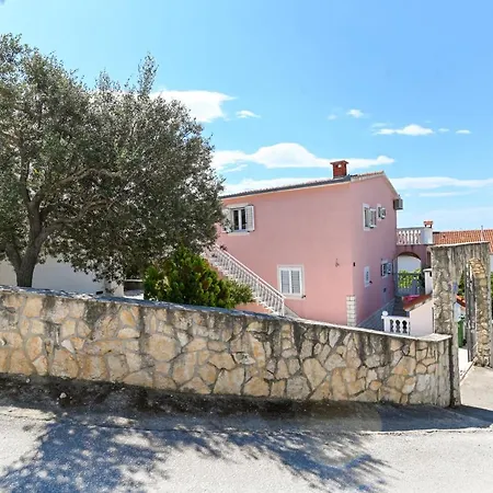 Grande Vista - Lovely With Spacious Lush Mediterranean Patio And Sea View *