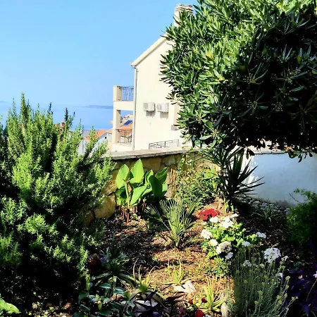 Grande Vista - Lovely With Spacious Lush Mediterranean Patio And Sea View Apartment *
